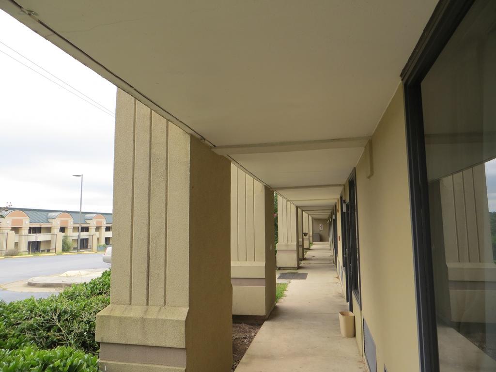 Budgetel Inn & Suites Macon Exterior foto
