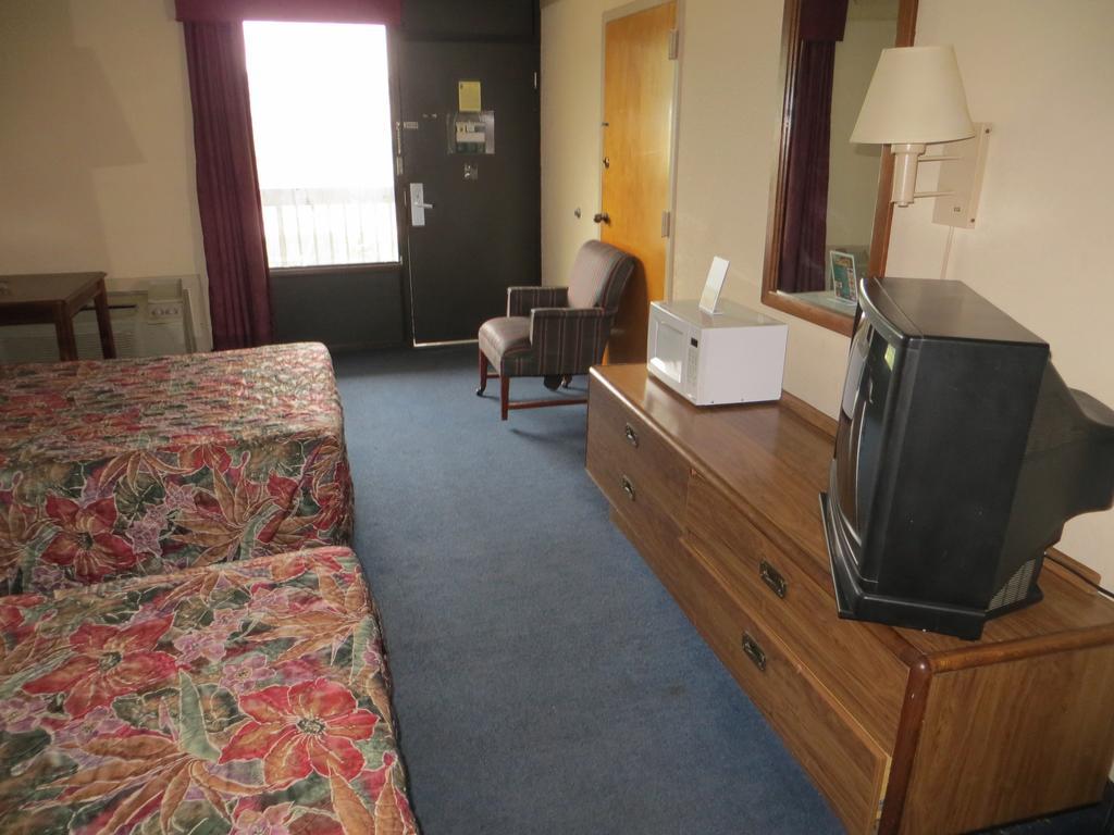 Budgetel Inn & Suites Macon Exterior foto